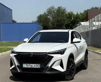 Frontansicht eines Mietwagens Changan X5 Plus in Almaty, Kasachstan ✓ Auto Nr.15025. ✓ Automatisch TM ✓ 0 Bewertungen.