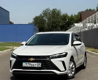 Frontansicht eines Mietwagens Chevrolet Monza in Almaty, Kasachstan ✓ Auto Nr.15027. ✓ Automatisch TM ✓ 0 Bewertungen.