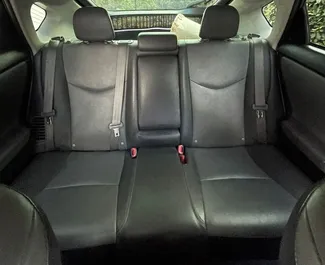 Vermietung Toyota Prius. Wirtschaft, Komfort Fahrzeug zur Miete in Georgien ✓ Kaution Einzahlung von 200 GEL ✓ Versicherungsoptionen KFZ-HV.