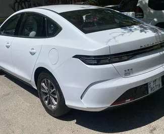 Frontansicht eines Mietwagens BYD Destroyer 05 in Baku, Aserbaidschan ✓ Auto Nr.15065. ✓ Automatisch TM ✓ 0 Bewertungen.