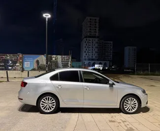 Diesel 1,6L Motor von Volkswagen Jetta 2015 zur Miete in Tirana.