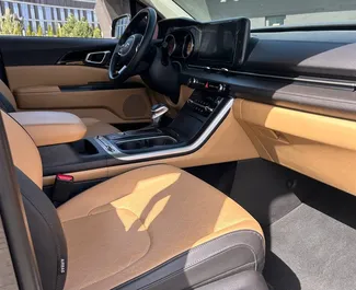 Kia Carnival 2020 zur Miete verfügbar in Minsk, mit Kilometerbegrenzung 350 km/Tag.