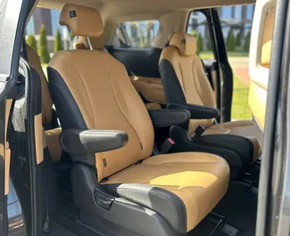 Diesel 2,2L Motor von Kia Carnival 2020 zur Miete in Minsk.