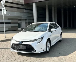 Frontansicht eines Mietwagens Toyota Corolla Sedan in Minsk, Weißrussland ✓ Auto Nr.15022. ✓ Automatisch TM ✓ 0 Bewertungen.