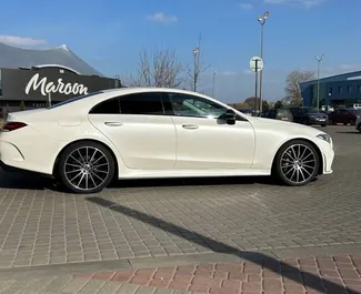 Frontansicht eines Mietwagens Mercedes-Benz CLS-Class in Minsk, Weißrussland ✓ Auto Nr.15038. ✓ Automatisch TM ✓ 0 Bewertungen.