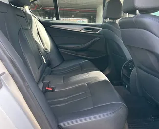 Mietwagen BMW G30 2017 in Weißrussland, mit Diesel-Kraftstoff und 184 PS ➤ Ab 81 USD pro Tag.