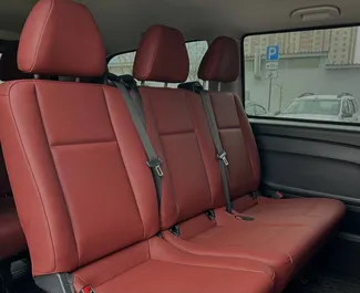 Mercedes-Benz V-Class 2018 zur Miete verfügbar in Minsk, mit Kilometerbegrenzung 500 km/Tag.
