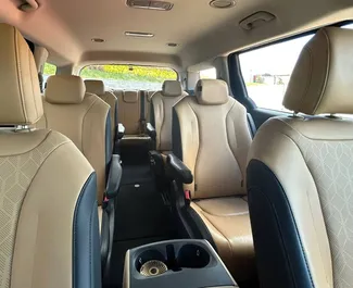 Mietwagen Kia Carnival 2020 in Weißrussland, mit Diesel-Kraftstoff und 202 PS ➤ Ab 71 USD pro Tag.