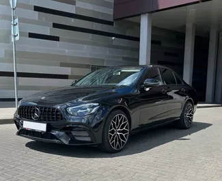 Frontansicht eines Mietwagens Mercedes-Benz E-Class in Minsk, Weißrussland ✓ Auto Nr.15036. ✓ Automatisch TM ✓ 0 Bewertungen.