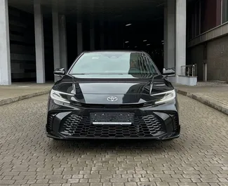 Mietwagen Toyota Camry 2024 in Weißrussland, mit Benzin-Kraftstoff und 173 PS ➤ Ab 92 USD pro Tag.
