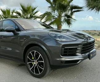 Mietwagen Porsche Cayenne 2022 in Spanien, mit Benzin-Kraftstoff und 455 PS ➤ Ab 300 EUR pro Tag.