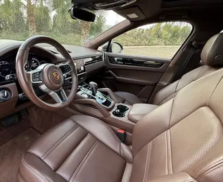 Porsche Cayenne 2022 mit Antriebssystem Frontantrieb, verfügbar in Alicante.