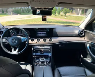 Vermietung Mercedes-Benz E-Class. Premium Fahrzeug zur Miete in Weißrussland ✓ Kaution Einzahlung von 200 USD ✓ Versicherungsoptionen KFZ-HV, TKV.