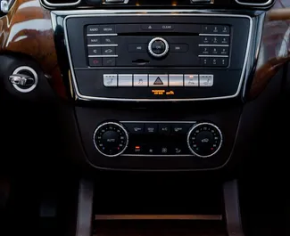 Mietwagen Mercedes-Benz GLE-Class 2017 in Georgien, mit Benzin-Kraftstoff und 302 PS ➤ Ab 270 GEL pro Tag.