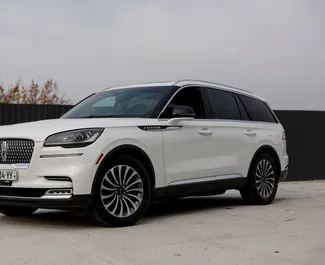 Frontansicht eines Mietwagens Linkoln Navigator in Tiflis, Georgien ✓ Auto Nr.15184. ✓ Automatisch TM ✓ 0 Bewertungen.