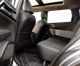 Mitsubishi Outlander 2022 mit Antriebssystem Allradantrieb, verfügbar in Tiflis.