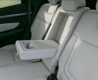 Benzin 2,4L Motor von Hyundai Tucson 2022 zur Miete in Tiflis.