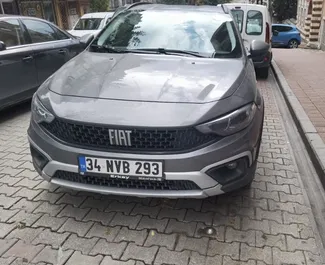 Frontansicht eines Mietwagens Fiat Egea Cross in Istanbul, Türkei ✓ Auto Nr.15186. ✓ Automatisch TM ✓ 0 Bewertungen.