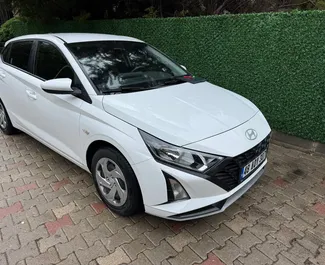 Frontansicht eines Mietwagens Hyundai i20 in Fethiye, Türkei ✓ Auto Nr.11769. ✓ Automatisch TM ✓ 0 Bewertungen.