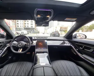 Vermietung Mercedes-Benz S-Class. Premium, Luxus Fahrzeug zur Miete in Aserbaidschan ✓ Kaution Einzahlung von 1500 AZN ✓ Versicherungsoptionen KFZ-HV.