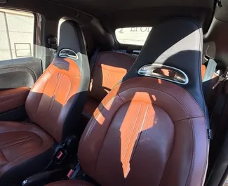 Abarth 695 Cabrio 2022 mit Antriebssystem Frontantrieb, verfügbar in Alicante.