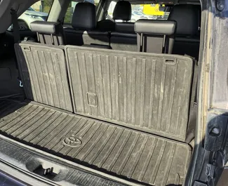 Mieten Sie ein Toyota Highlander in Tiflis Georgien