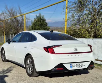 Vermietung Hyundai Sonata. Komfort, Premium Fahrzeug zur Miete in Georgien ✓ Kaution Einzahlung von 300 GEL ✓ Versicherungsoptionen KFZ-HV, VKV Plus, VKV Komplett, Insassen, Diebstahlschutz, Junge.