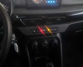 Frontansicht eines Mietwagens Renault Taliant am Flughafen Dalaman, Türkei ✓ Auto Nr.15292. ✓ Automatisch TM ✓ 0 Bewertungen.