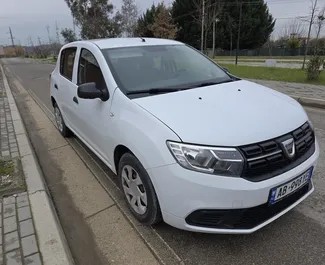 Autovermietung Dacia Sandero Nr.15392 Schaltgetriebe am Flughafen von Tirana, ausgestattet mit einem 1,5L Motor ➤ Von Romeo in Albanien.