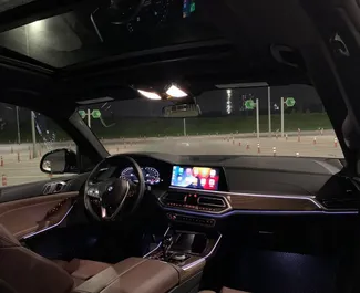 Mietwagen BMW X5 2022 in Aserbaidschan, mit Benzin-Kraftstoff und 340 PS ➤ Ab 255 AZN pro Tag.