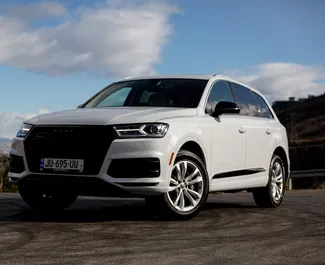 Frontansicht eines Mietwagens Audi Q7 in Tiflis, Georgien ✓ Auto Nr.15301. ✓ Automatisch TM ✓ 0 Bewertungen.