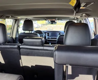 Toyota Highlander 2019 zur Miete verfügbar in Tiflis, mit Kilometerbegrenzung unbegrenzte.