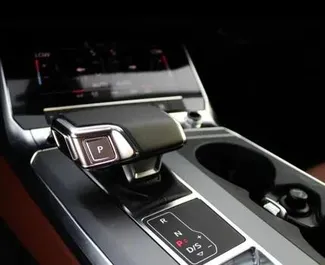 Audi A6 Allroad 2024 zur Miete verfügbar in Dubai, mit Kilometerbegrenzung unbegrenzte.