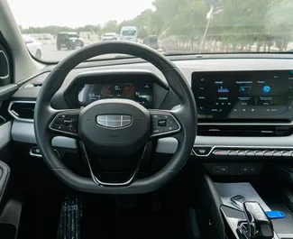 Vermietung Geely Coolray. Komfort, Crossover Fahrzeug zur Miete in VAE ✓ Kaution Keine Kaution ✓ Versicherungsoptionen KFZ-HV, Keine Kaution.