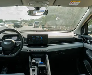 Benzin 1,5L Motor von Geely Coolray 2026 zur Miete in Dubai.