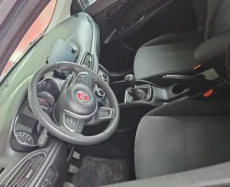 Mietwagen Fiat Egea 2022 in der Türkei, mit Benzin-Kraftstoff und 95 PS ➤ Ab 26 USD pro Tag.