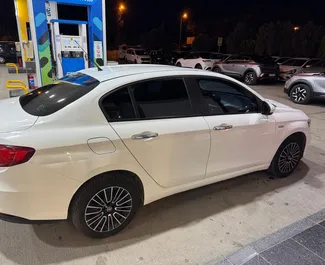 Autovermietung Fiat Egea Nr.15284 Schaltgetriebe am Flughafen Dalaman, ausgestattet mit einem 1,4L Motor ➤ Von Gökhan in der Türkei.