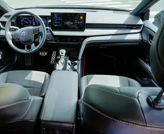 Benzin 2,0L Motor von Toyota Camry 2024 zur Miete in Eriwan.