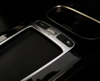 Mieten Sie ein Mercedes-Benz CLA-Class in Dubai VAE