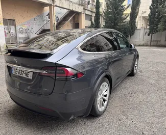 Elektrizität L Motor von Tesla Model-X 2016 zur Miete in Tiflis.