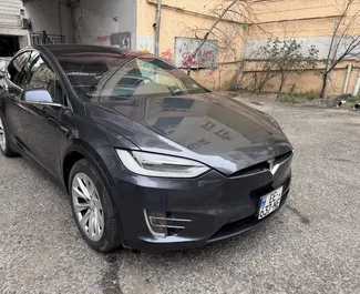 Tesla Model-X 2016 zur Miete verfügbar in Tiflis, mit Kilometerbegrenzung unbegrenzte.