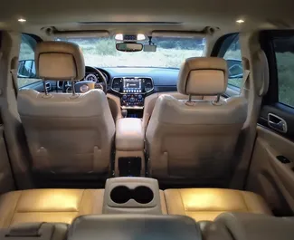 Jeep Grand Cherokee 2020 zur Miete verfügbar in Tiflis, mit Kilometerbegrenzung unbegrenzte.