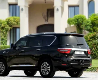 Mietwagen Nissan Patrol 2024 in VAE, mit Benzin-Kraftstoff und 400 PS ➤ Ab 400 AED pro Tag.