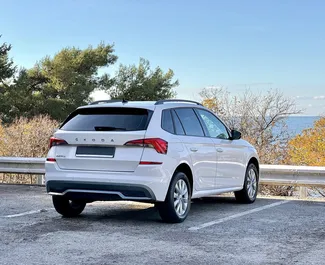 Innenraum von Skoda Kamiq zur Miete in Montenegro. Ein großartiges 5-Sitzer Fahrzeug mit Automatisch Getriebe.