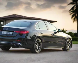 Mietwagen Mercedes-Benz C200 2023 in VAE, mit Benzin-Kraftstoff und 300 PS ➤ Ab 350 AED pro Tag.