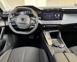 Peugeot 308 2023 mit Antriebssystem Frontantrieb, verfügbar in Rafailovici.