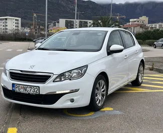 Frontansicht eines Mietwagens Peugeot 308 in Bar, Montenegro ✓ Auto Nr.15391. ✓ Schaltgetriebe TM ✓ 0 Bewertungen.