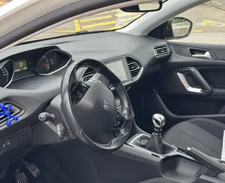 Vermietung Peugeot 308. Komfort Fahrzeug zur Miete in Montenegro ✓ Kaution Keine Kaution ✓ Versicherungsoptionen KFZ-HV, TKV.