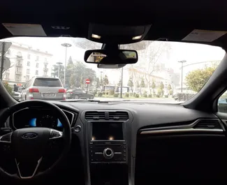 Hybride 1,8L Motor von Ford Fusion Sedan 2019 zur Miete in Tiflis.