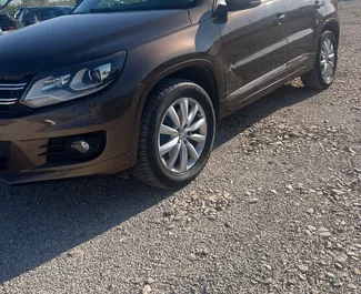 Autovermietung Volkswagen Tiguan Nr.15394 Automatisch am Flughafen von Tirana, ausgestattet mit einem 2,0L Motor ➤ Von Marenglen in Albanien.